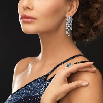 t-beautiful-woman-in-evening-dress-wearing-diamond-earring-ljt